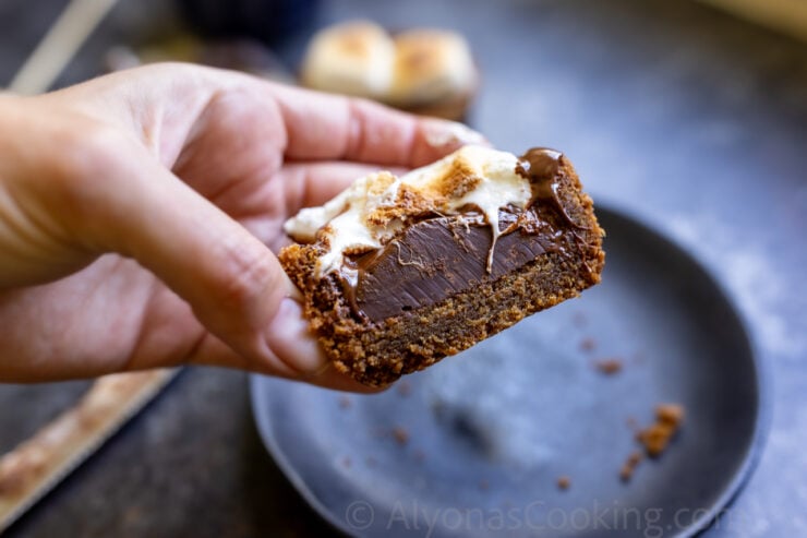 image of the inside of a Smores tart