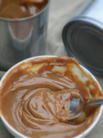 Dulce de leche, cooked condensed milk, easy carmel sauce, super easy carmel recipe, carmel, how to make carmel, easy, milk, condensed milk,