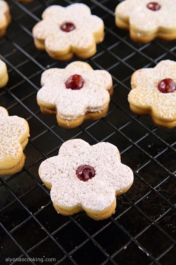 crunchy jam filled cookies IMG 5527