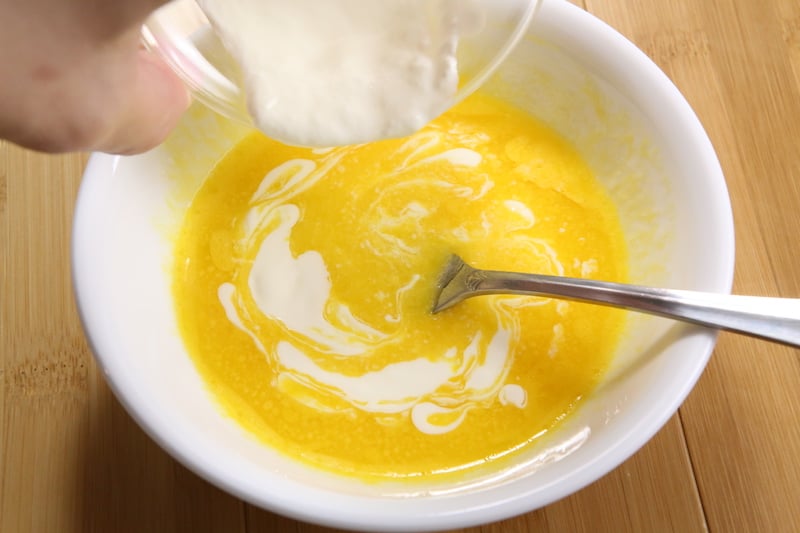 Super Easy Hollandaise Sauce StoveFree Recipe