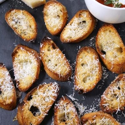 parmesan-garlic-crostini-baguette-slices-recipe