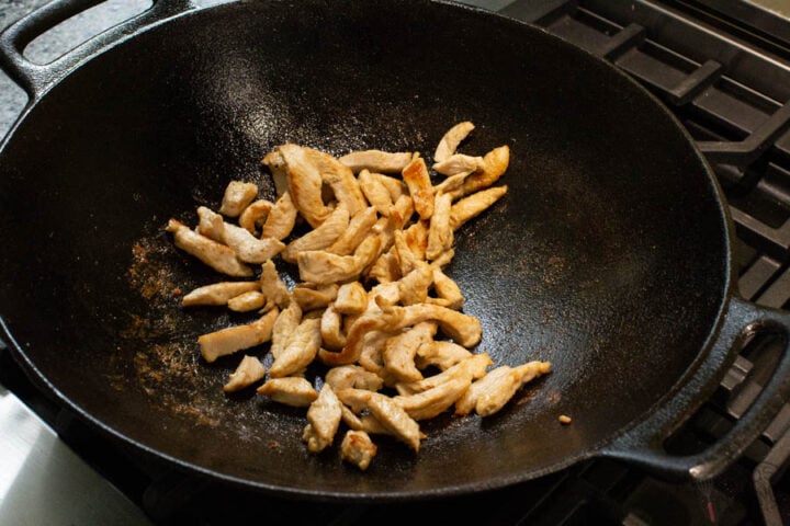 how to cook chicken for chow mein in a wok