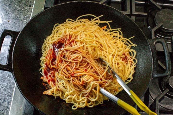 how to toss and stir fry noodles for chow mein
