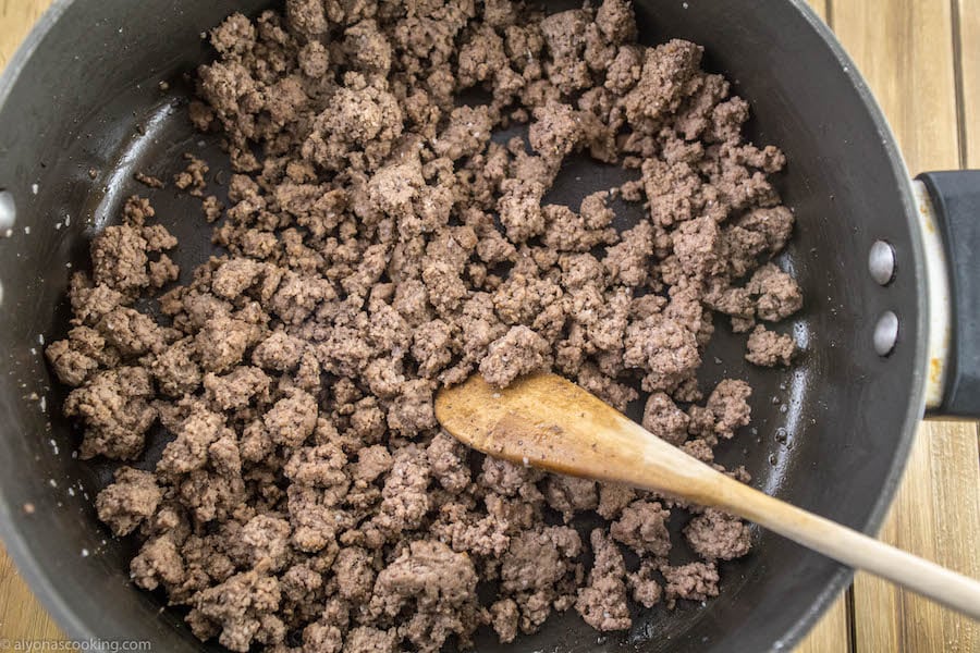 EASY OnePan Beef Stroganoff (Sour Cream Egg Noodles)