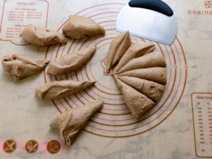 divided dough to make Outback Steakhouse bread rolls