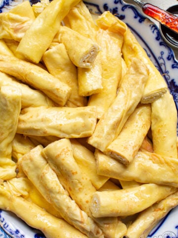 how to make crepes with a cream cheese crepe filling--the best crepes!