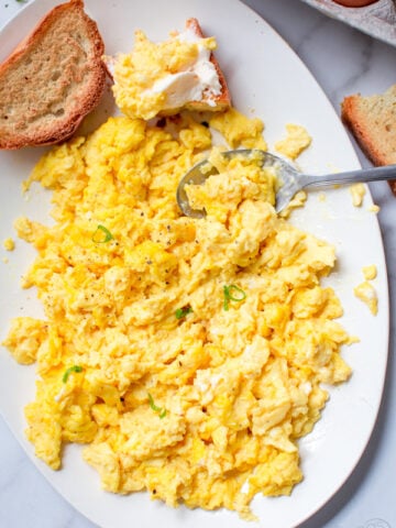 how to make soft and creamy scrambled eggs