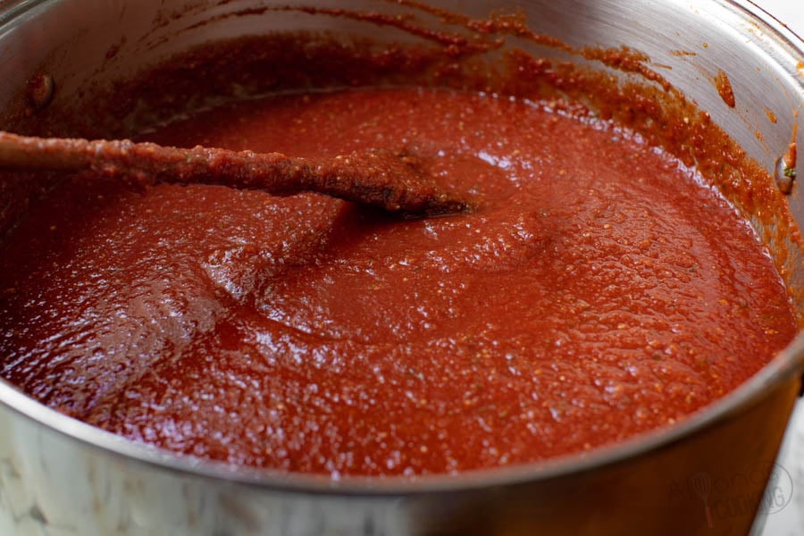 the best homemade marinara sauce that you can can or make for a few servings 
