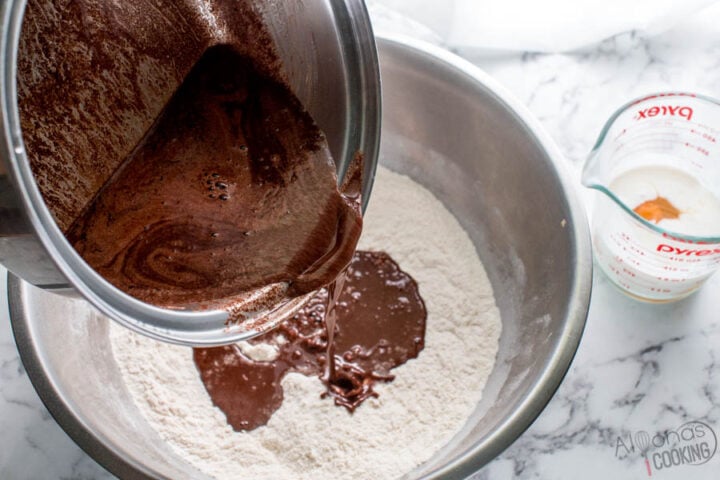 instructions on how to make a chocolate sheet cake
