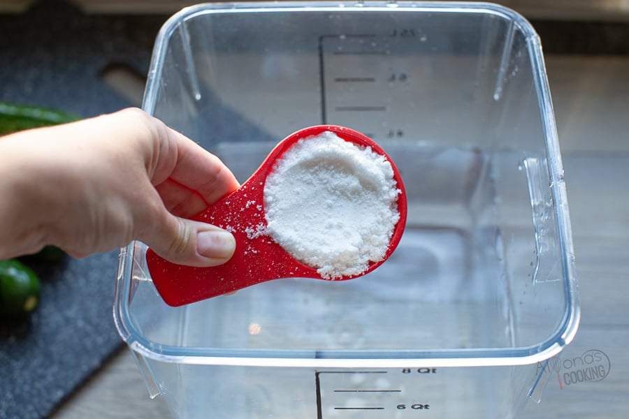 secret to crunchy pickles is to make a salt brine 