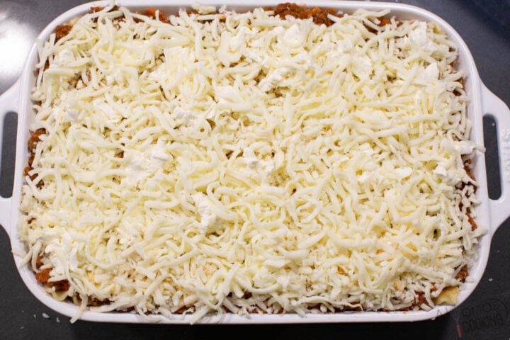 how to layer lasagna in a baking dish