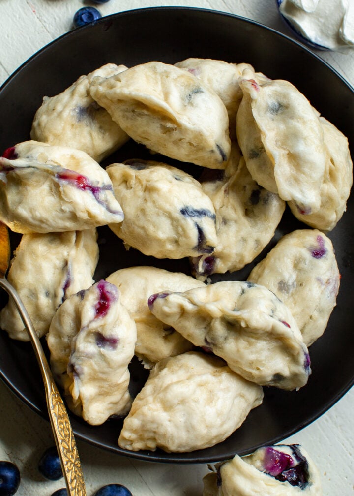 Blueberry steamed dumplings using biscuit dough (Vareniki)