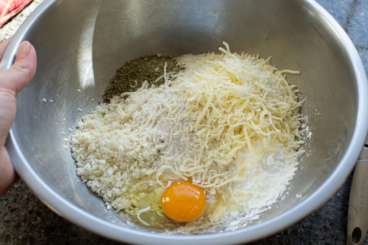 cauliflower dough ingredients