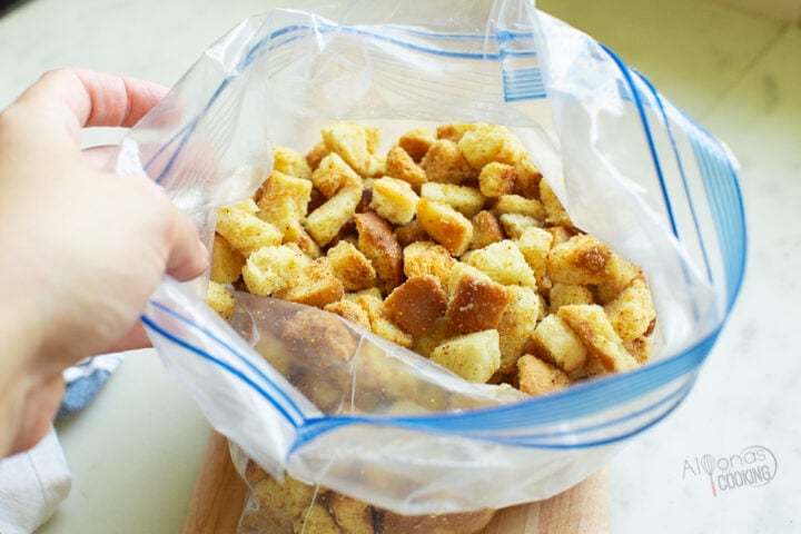 storing croutons