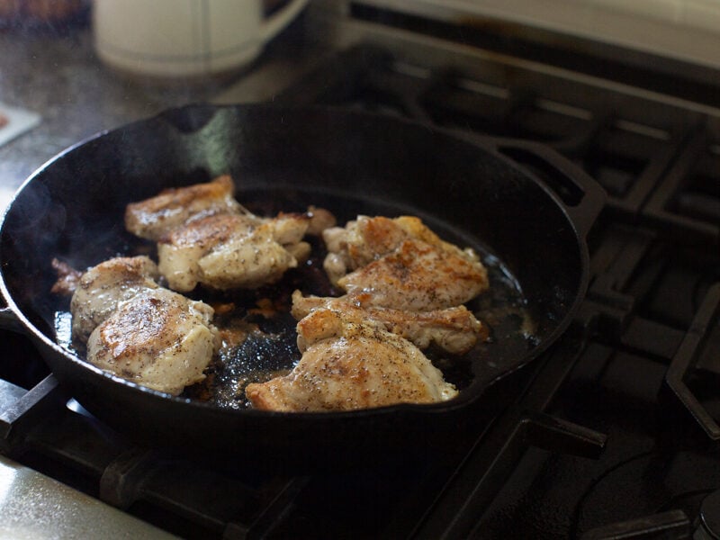 browning chicken thighs in skillet