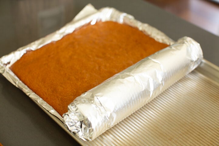 roll up honey sponge cakes