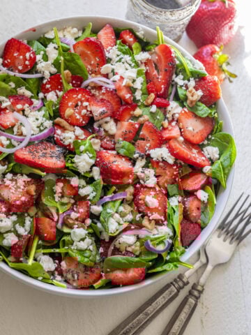 Spinach strawberry salad with a Poppy seed dressing