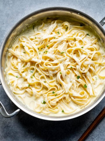 Olive Garden Alfredo Sauce recipe with fettuccine pasta