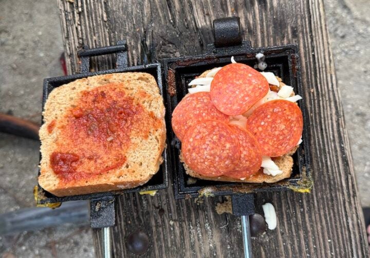 image of a mountain pie pizza sandwich