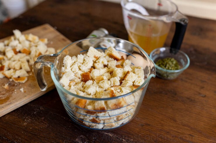 image of cubed bread for turkey stuffing