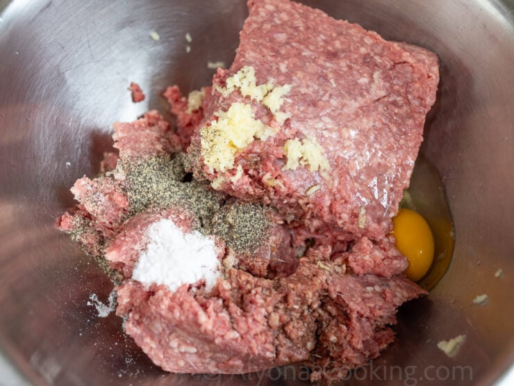 image of hamburger meat for oven baked burgers