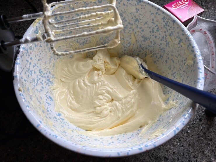 cream cheese frosting for strawberry sheet cake