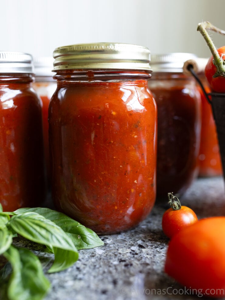 home canned pizza sauce that tastes better than Preggo!
